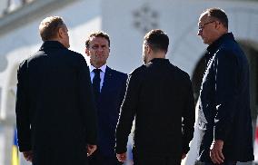Commémoration des victimes de la guerre sur la place Maïdan à Kiev