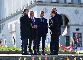 Commémoration des victimes de la guerre sur la place Maïdan à Kiev