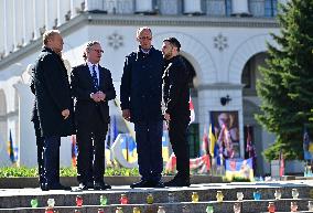 Commémoration des victimes de la guerre sur la place Maïdan à Kiev