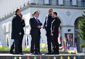 Commémoration des victimes de la guerre sur la place Maïdan à Kiev