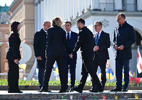 Commémoration des victimes de la guerre sur la place Maïdan à Kiev