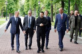 Merz Macron Starmer and Tusk in Kiev for Ukraine Ceasefire Talk