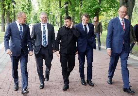 Merz Macron Starmer and Tusk in Kiev for Ukraine Ceasefire Talk