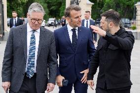 Merz Macron Starmer and Tusk in Kiev for Ukraine Ceasefire Talk