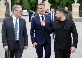 Merz Macron Starmer and Tusk in Kiev for Ukraine Ceasefire Talk