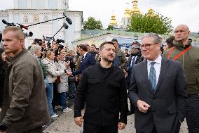 Merz Macron Starmer and Tusk in Kiev for Ukraine Ceasefire Talk