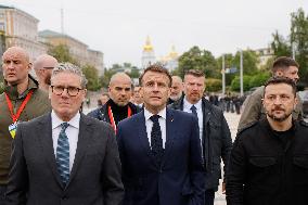 Merz Macron Starmer and Tusk in Kiev for Ukraine Ceasefire Talk