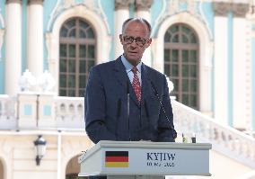 Joint news conference of Ukrainian President and Coalition of Willing leaders in Kyiv