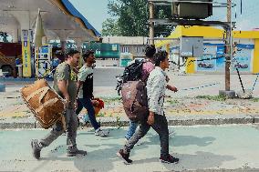 Srinagar Blasts Trigger Civilian Exodus - India