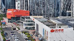 Pang Du Lai Hypermarket in Haining