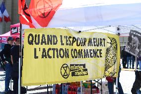 Anti-Fascist Village Opposes Far Right Demonstration - Paris