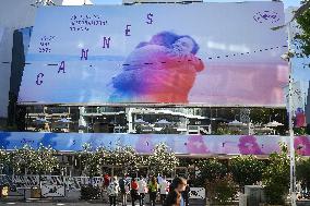 Cannes - Illustration On The Croisette