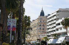 Cannes - Illustration On The Croisette