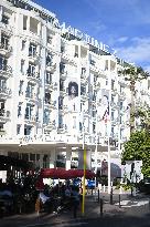 Cannes - Illustration On The Croisette