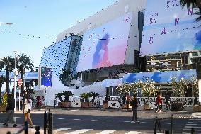 Cannes - Illustration On The Croisette