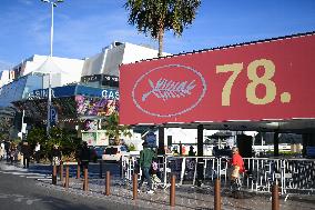 Cannes - Illustration On The Croisette