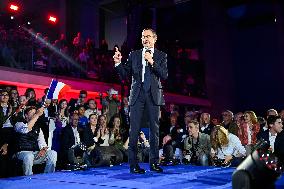 Bruno Retailleau At End-Of-Campaign Meeting - Boulogne-Billancourt