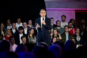 Bruno Retailleau At End-Of-Campaign Meeting - Boulogne-Billancourt