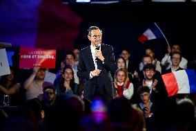Bruno Retailleau At End-Of-Campaign Meeting - Boulogne-Billancourt