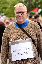 Jean-Luc Melenchon Joins March Against Islamophobia - Paris
