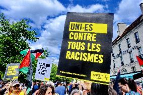 Jean-Luc Melenchon Joins March Against Islamophobia - Paris