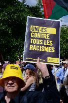 Jean-Luc Melenchon Joins March Against Islamophobia - Paris