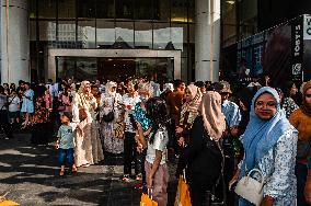 Indonesia's Hits By Earthquake M6.2