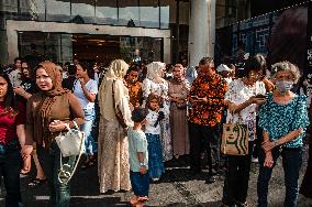 Indonesia's Hits By Earthquake M6.2