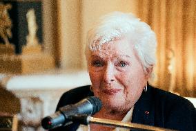 Line Renaud donates her archives to the State - Paris AJ