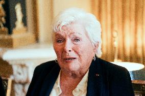 Line Renaud donates her archives to the State - Paris AJ