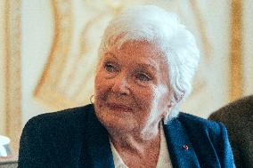 Line Renaud donates her archives to the State - Paris AJ