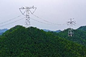 Uninhabited Areas High Voltage Direct Current Transmission Lines