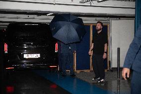 Convoy Carrying Kim Kardashian Arrives At The Ritz - Paris