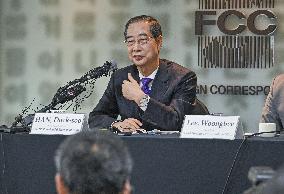 South Korea's former Prime Minister Han