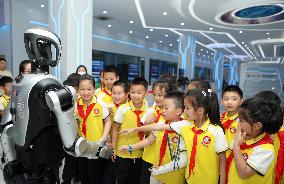 Pupils Robot