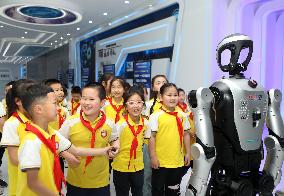 Pupils Robot