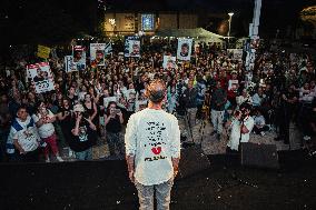 Israelis Rally for Captives' Release - Tel Aviv