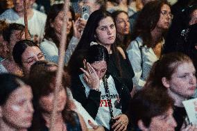 Israelis Rally for Captives' Release - Tel Aviv