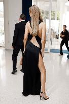 Bella Hadid is going to Hotel Martinez MP