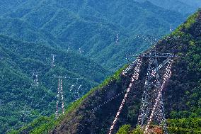 Green Energy Crosses Qinling Mountains in Hanzhong