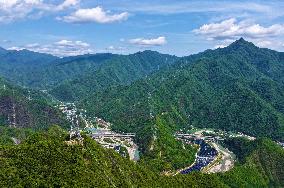 Green Energy Crosses Qinling Mountains in Hanzhong