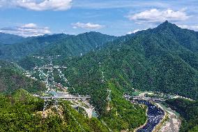 Green Energy Crosses Qinling Mountains in Hanzhong