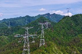 Green Energy Crosses Qinling Mountains in Hanzhong