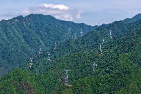 Green Energy Crosses Qinling Mountains in Hanzhong