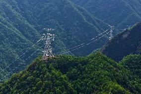 Green Energy Crosses Qinling Mountains in Hanzhong