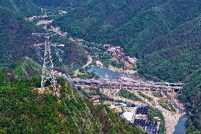 Green Energy Crosses Qinling Mountains in Hanzhong