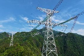 Green Energy Crosses Qinling Mountains in Hanzhong