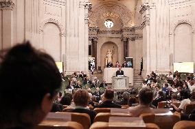 Francois Bayrou at 30th anniversary of the programme " La main a la pate " - Paris