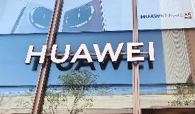 Huawei Phone Shipments Increase