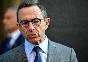 Emmanuel Macron visite l'Etat major interministériel de lutte contre la criminalité organisée (EMCO), à Nanterre